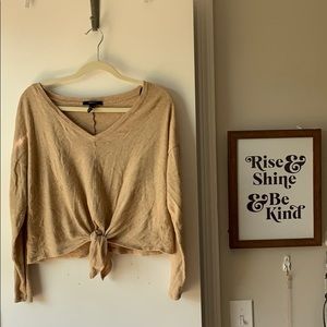 5/$15 ‼️ F21 (M) Creme Crop Top Sweater